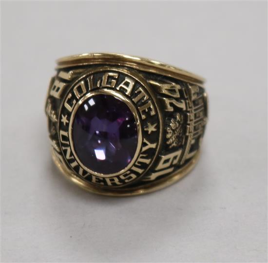 A 10K yellow gold American Fraternity ring (Colgate University), 22g